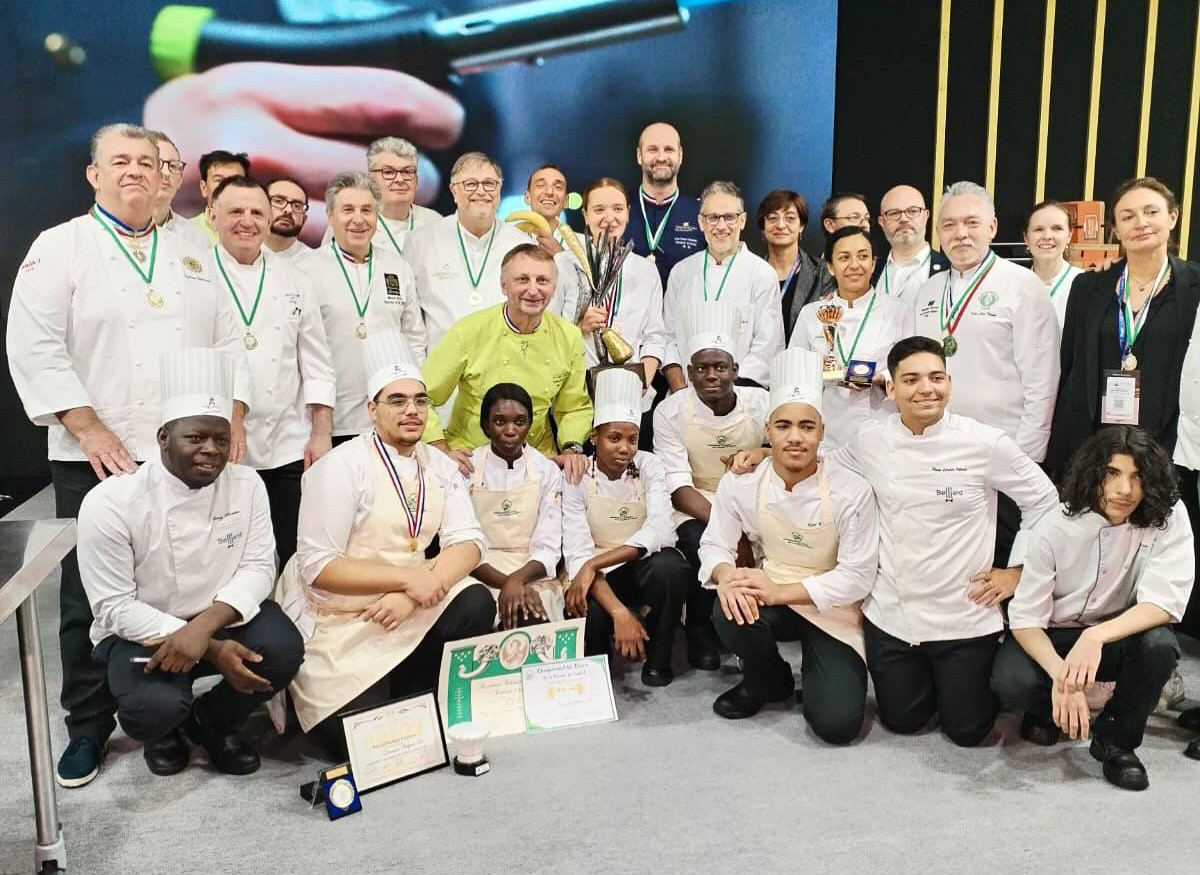 Chairman honoured by L’Academy