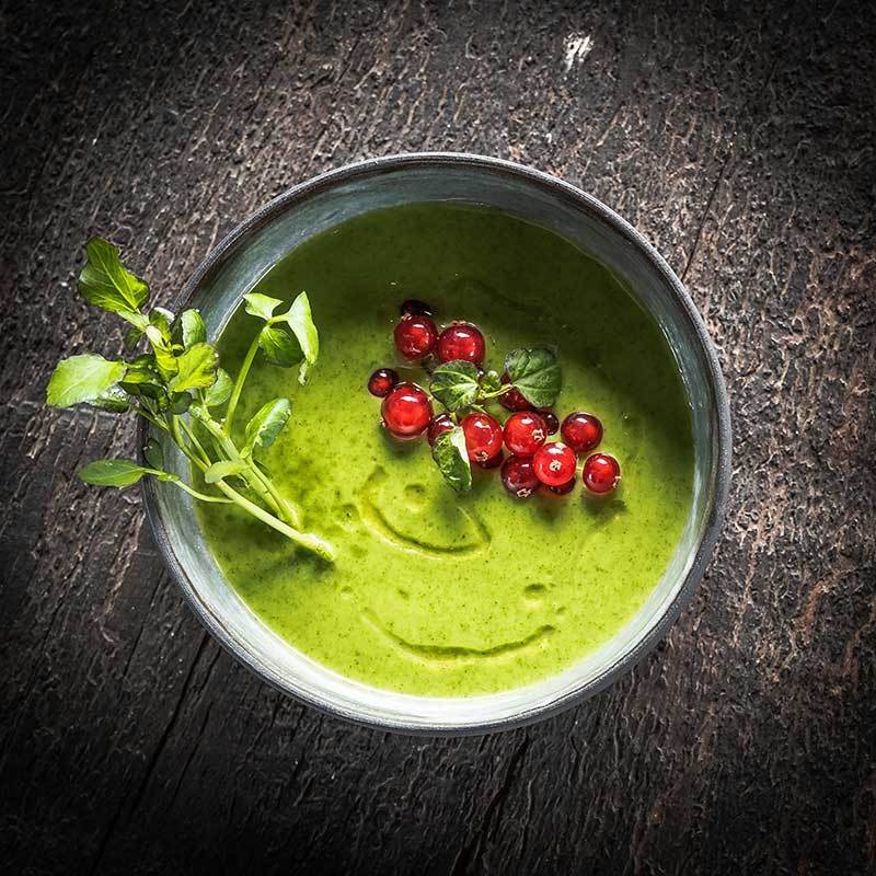 Cold-watercress-soup-with-hippo-tops