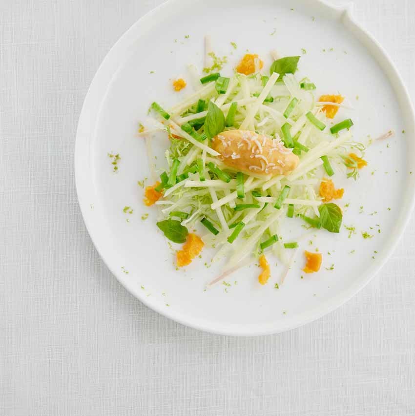 Salad-of-green-papaya-with-lemongrass-icecream