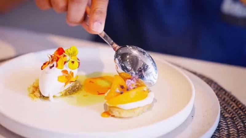 Elderflower peach dessert - website Flora Food Group 